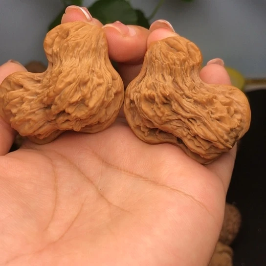 文玩核桃吊坠小鸟