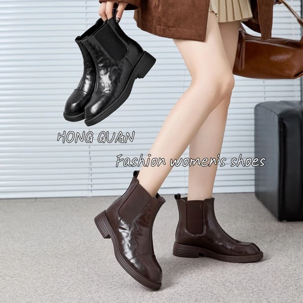 红冠手抓软皮短靴女粗跟秋冬新中跟切尔西靴马丁靴黑色7967英伦风