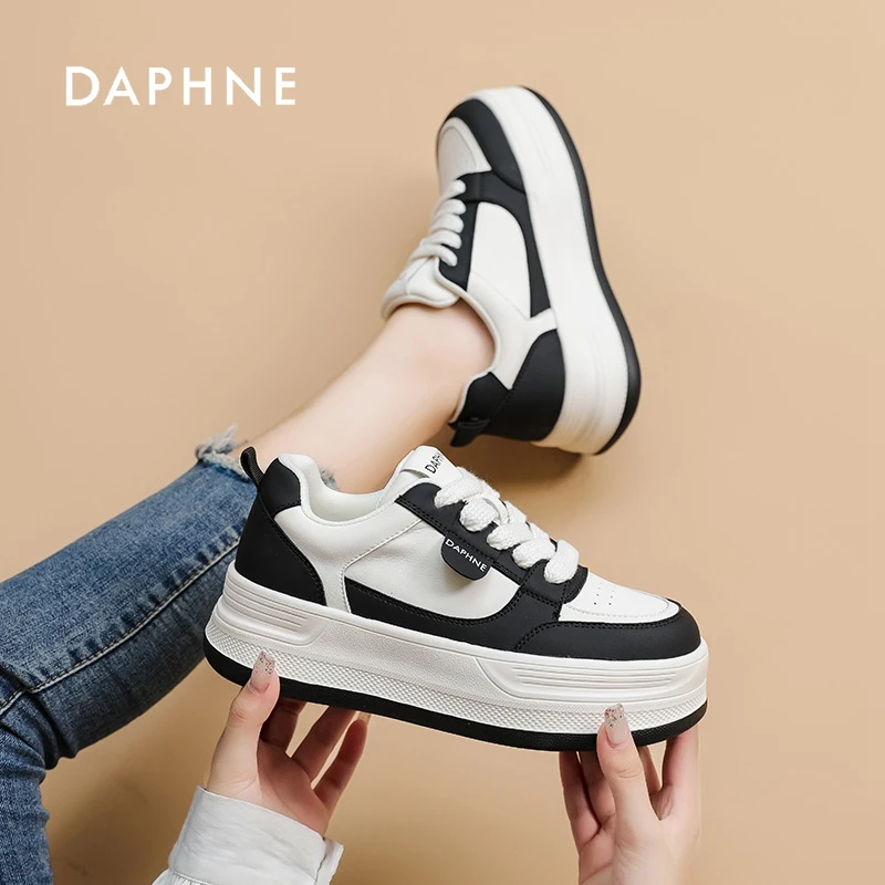 达芙妮真皮小白鞋女2024新款春夏季时尚百搭小众圆头厚底板鞋X