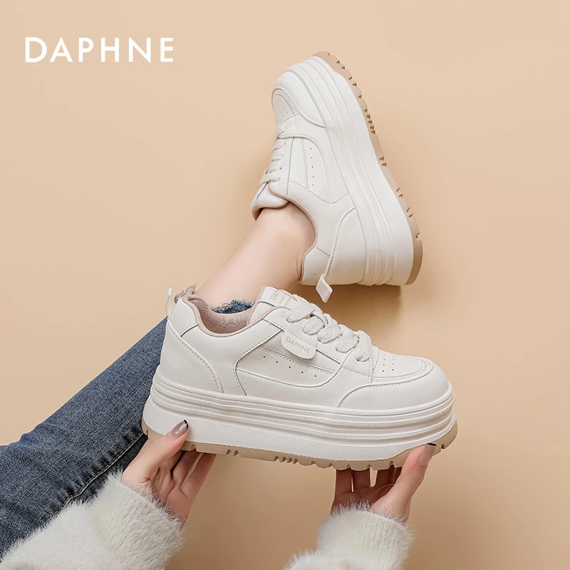 达芙妮真皮板鞋女2025秋季新款女鞋休闲百搭厚底增高学生小白鞋L