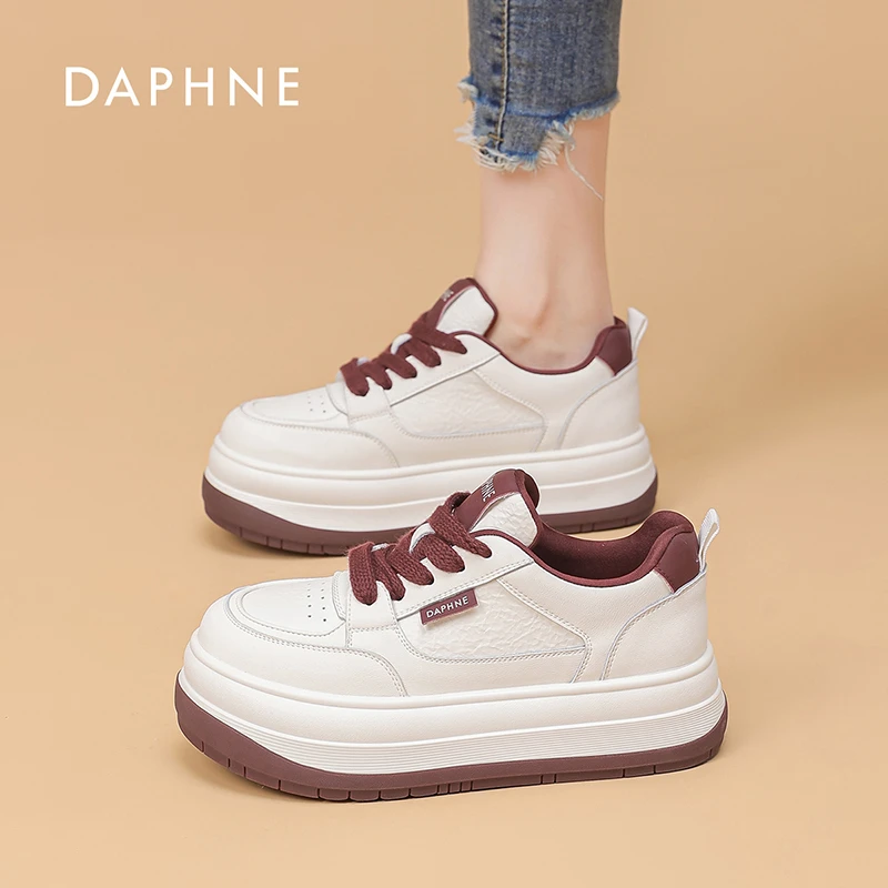 达芙妮真皮小白鞋女2025春季新款小个子增高显脚小透气百搭运动鞋