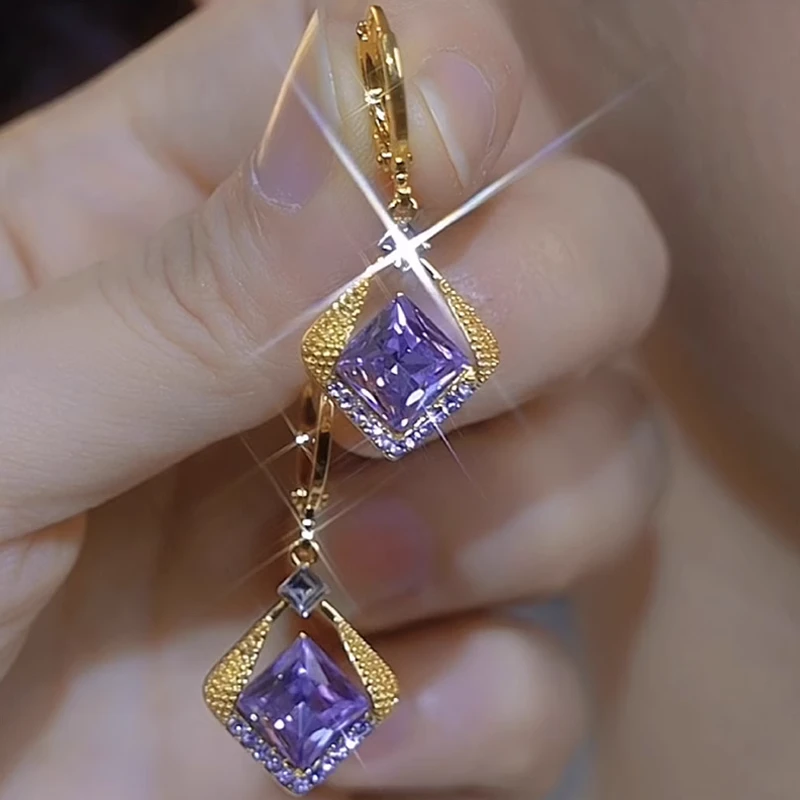 合金耳饰 紫色菱形耳环女精致简约设计短款耳坠轻奢气质百搭耳饰