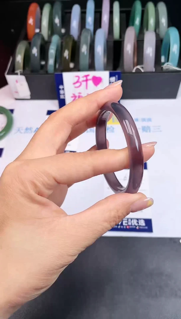 【闪购商品】石英质玉手镯未镶嵌62