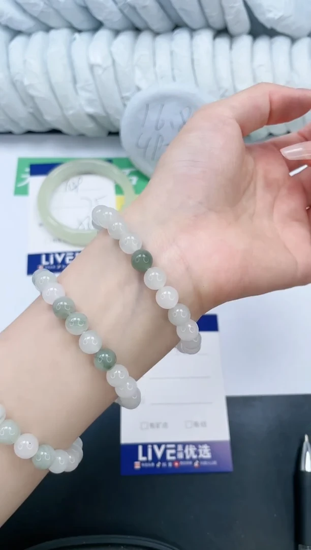 【闪购商品】石英质玉手镯未镶嵌手链一串随机