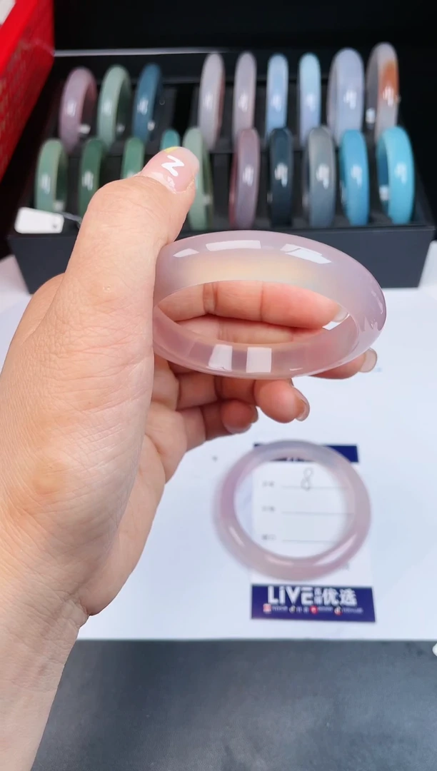 【闪购商品】石英质玉手镯未镶嵌8