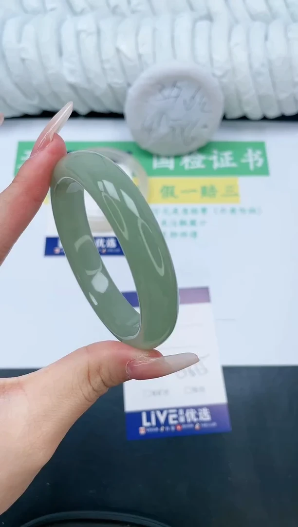 【闪购商品】石英质玉手镯未镶嵌T351-56.5