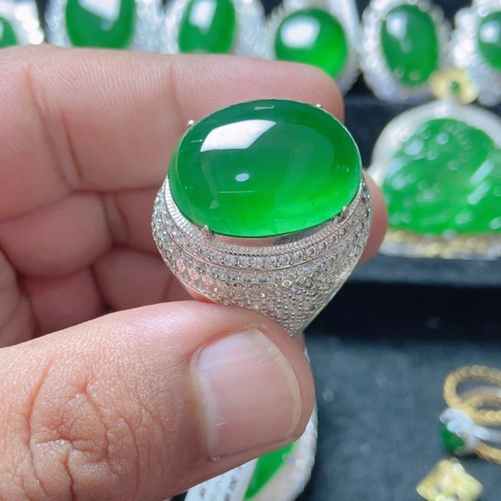 翡翠颈饰未镶嵌1818178。