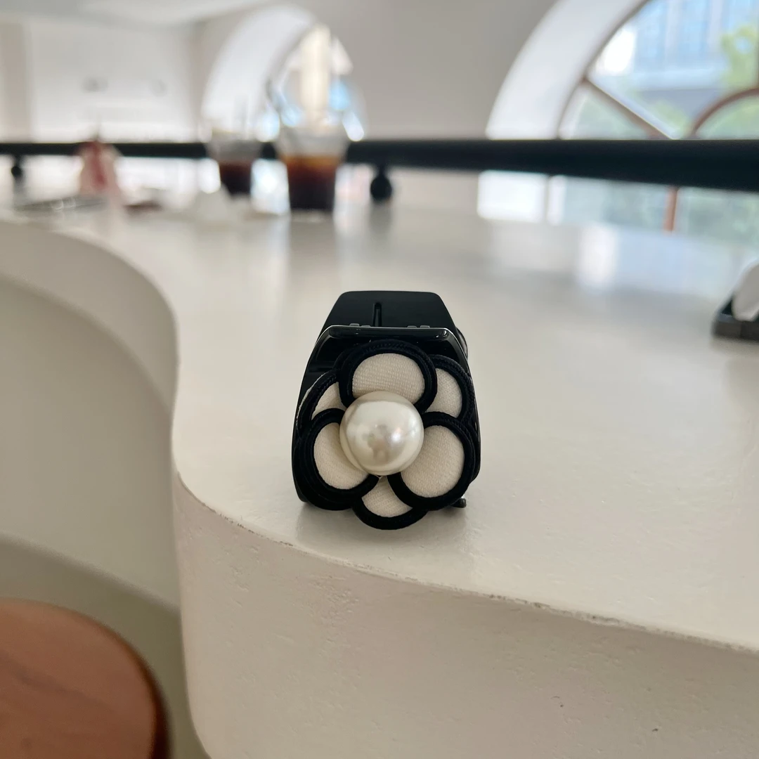 新款轻奢小香风珍珠山茶花抓夹气质温柔高级感发夹07