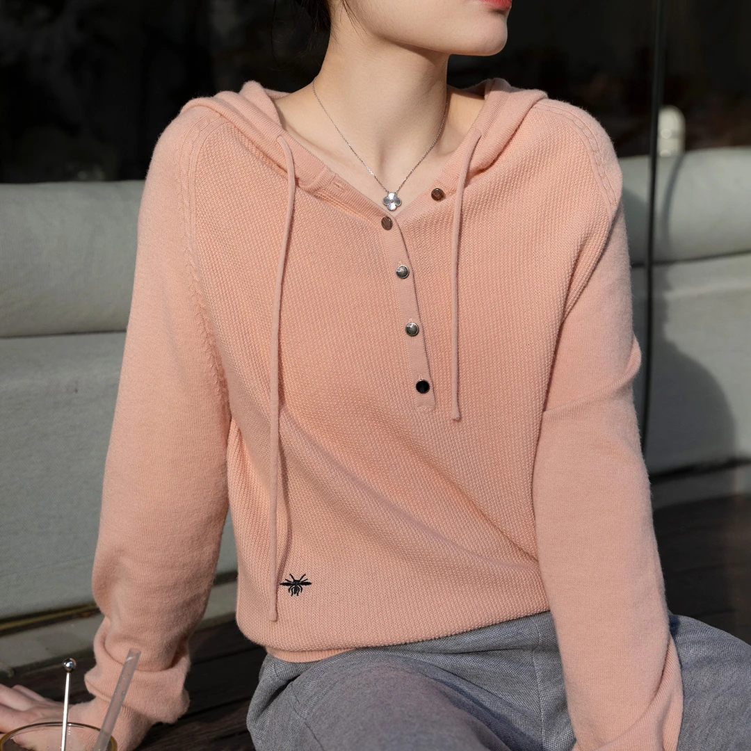 【爽爽定制】半扣连帽羊毛衫女长袖针织小蜜蜂刺绣打底衫 PX-1825