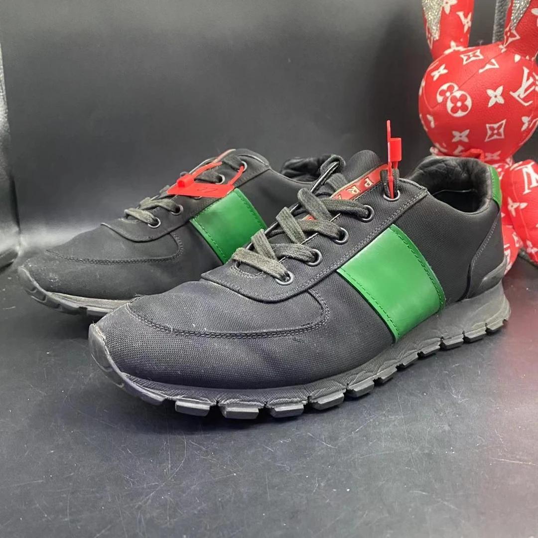 【聚星福利】Prada/普拉达男士休闲舒适黑色绿尾运动鞋40.5欧码ao