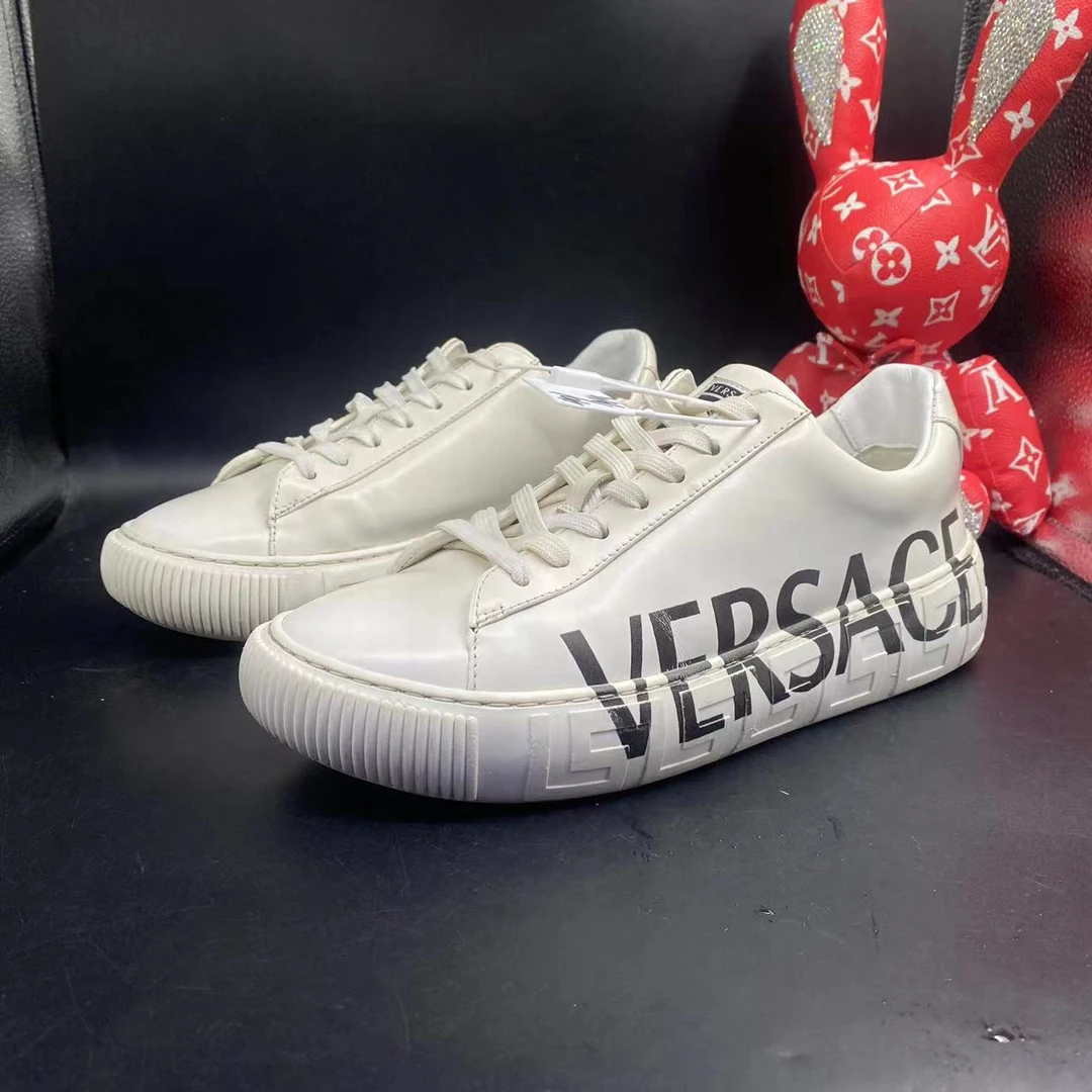 【聚星福利】范思哲/Versace95新休闲时尚白色黑字板鞋40欧码ao