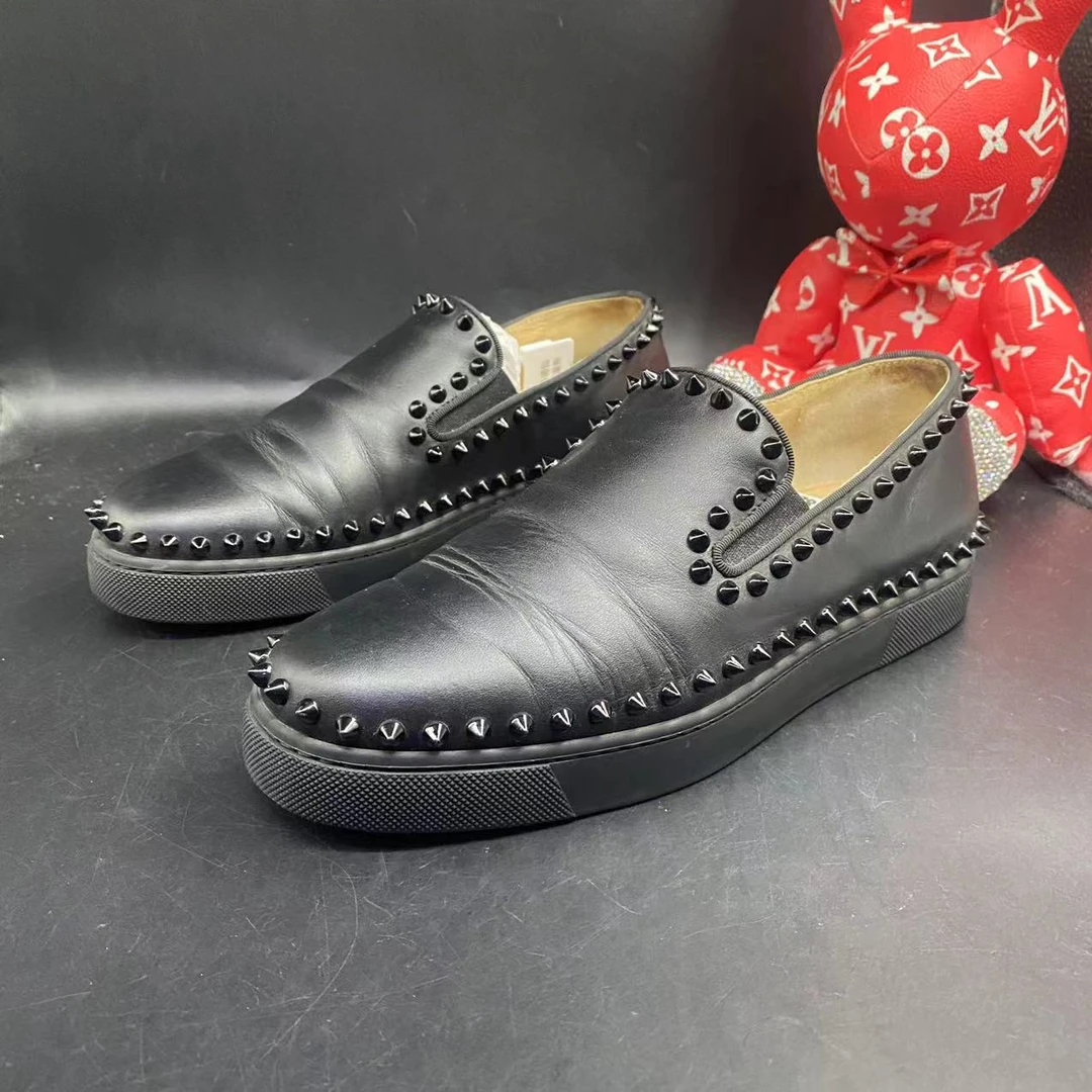 Christian Louboutin/路铂廷  38欧码  黑色铆钉一脚蹬板鞋 AO003