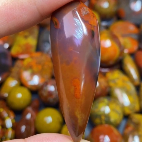 玛瑙/玉髓颈饰未镶嵌