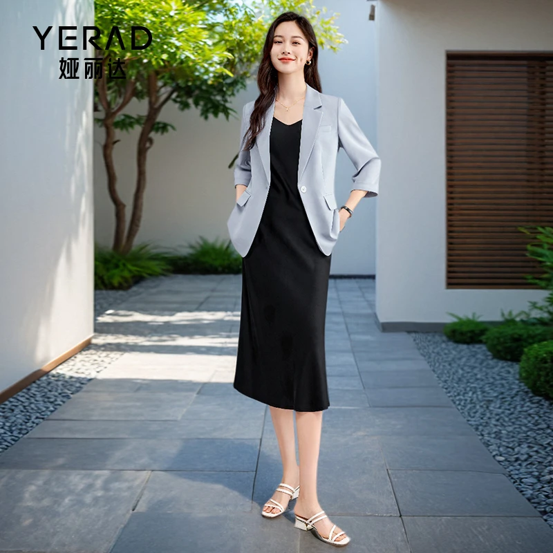 【果冻西装】娅丽达2025夏季薄款设计感公主分割线收腰显瘦西服外套