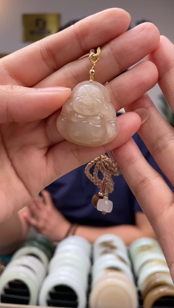 【闪购商品】和田玉颈饰18K金镶嵌藕粉佛公发一件