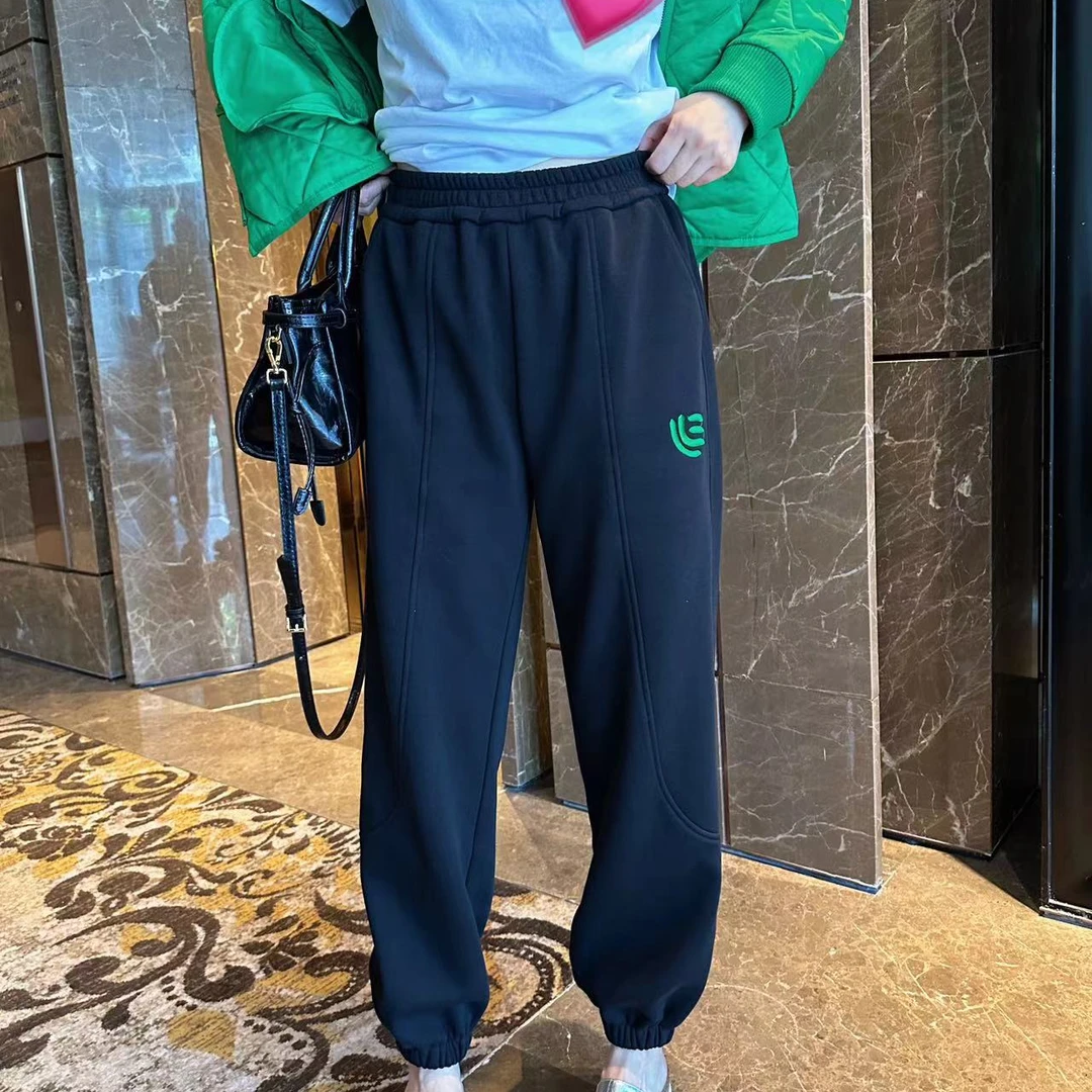 欣雨欣时尚休闲运动百搭冬季加绒加厚显瘦刺绣卫裤