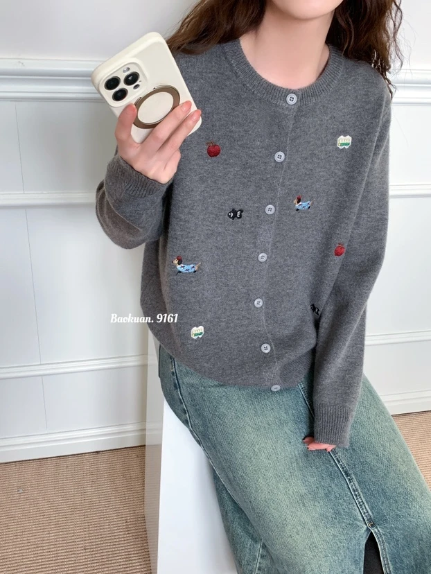 范范家  韩系刺绣腊肠狗减龄开衫毛衣9161