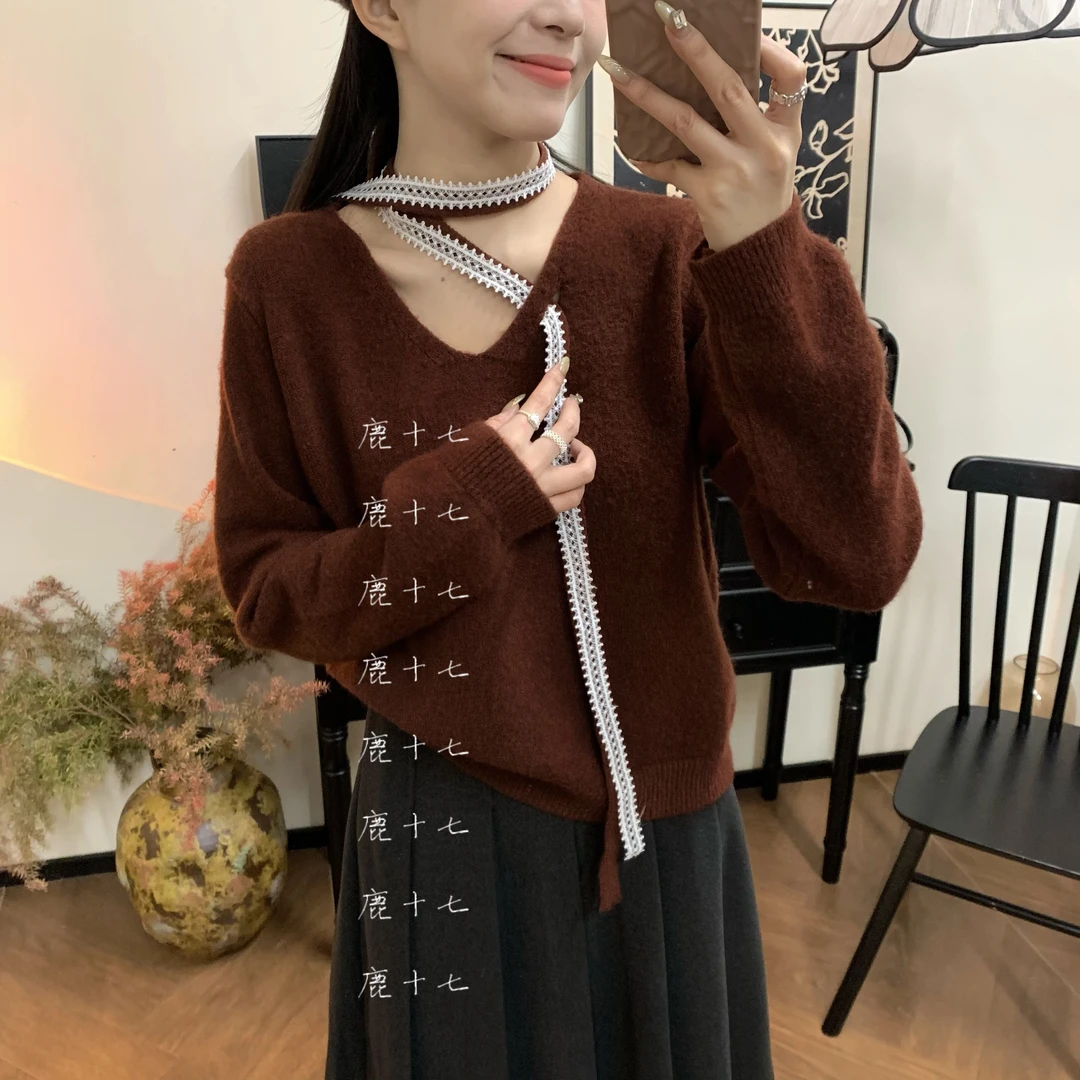 【鹿十七】秋冬时尚气质V领设计感针织衫毛衣