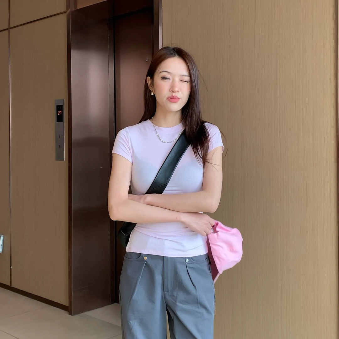 【现D】新款圆领修身短袖T恤简约百搭上衣女 8725