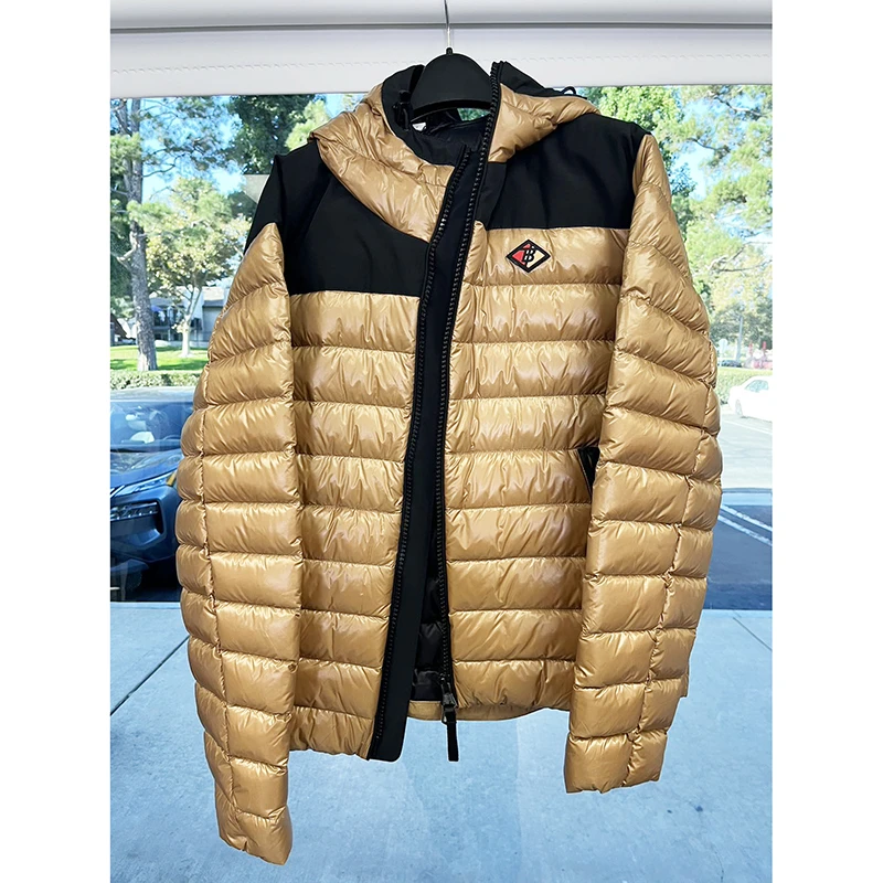 【美国发货】Burberry博柏利 男士TB标 压纹拼接连帽短款轻薄羽绒服