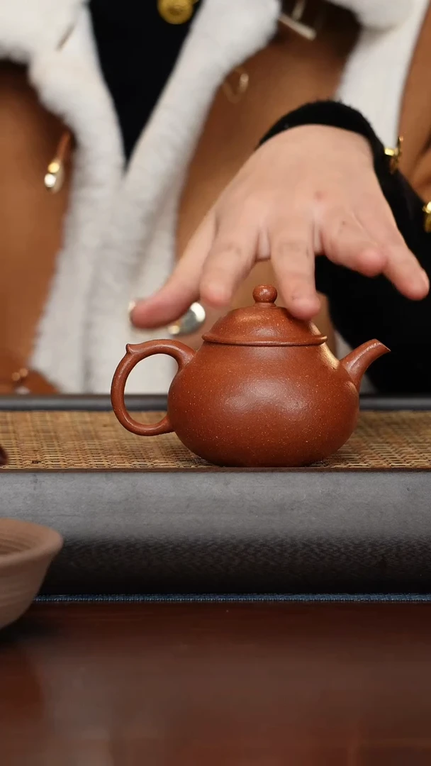 【闪购商品】紫砂茶壶王浩红降坡光素小秋容150cc