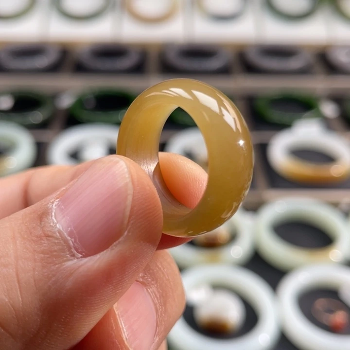 和田玉（糖玉）戒圈未镶嵌