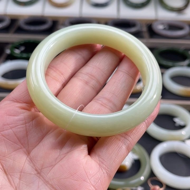 和田玉手镯未镶嵌54-55圈口