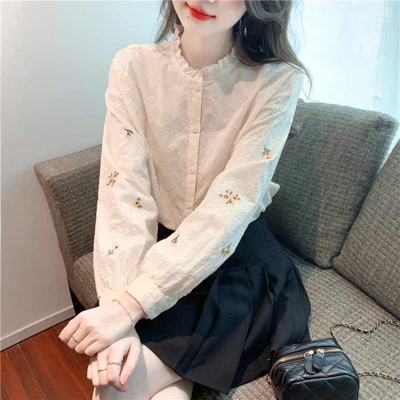 立领木耳边长袖衬衫女设计感小众上衣春秋2024新款刺绣蕾丝打底衫