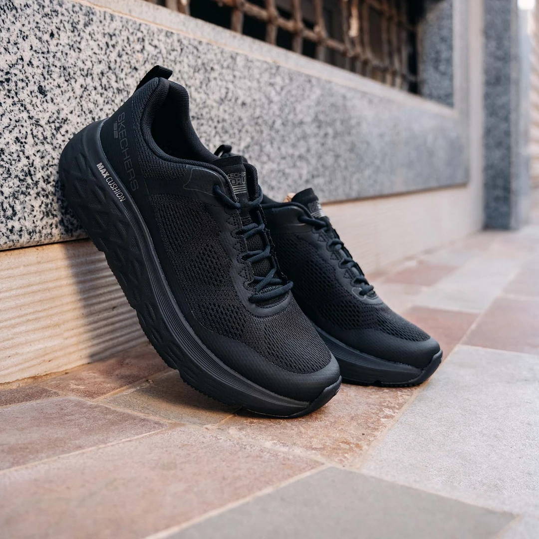 斯凯奇官方男鞋轻质透气运动鞋低帮绑带舒适回弹跑步鞋220351