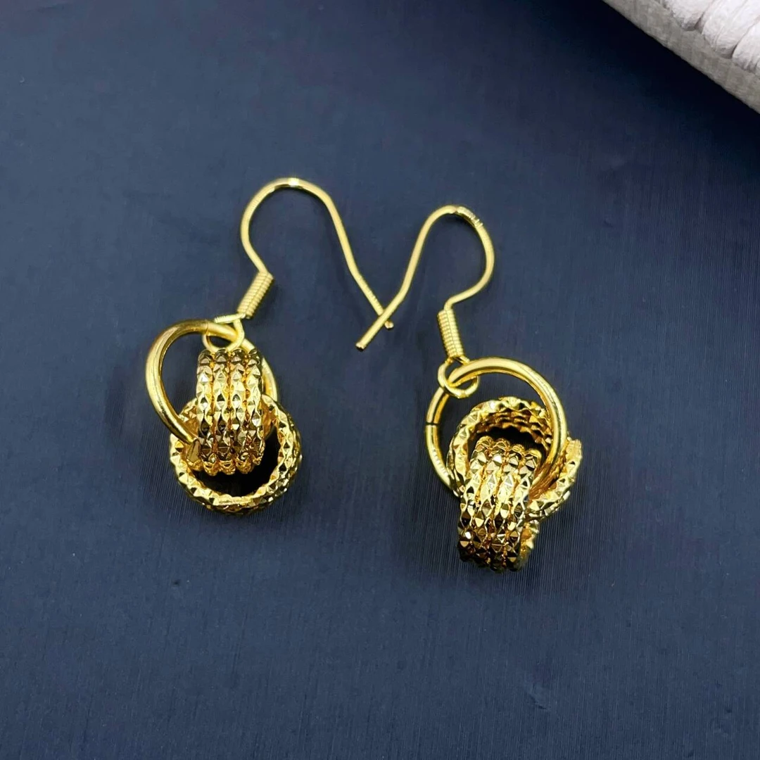 316 环环相扣耳钩多样性发货