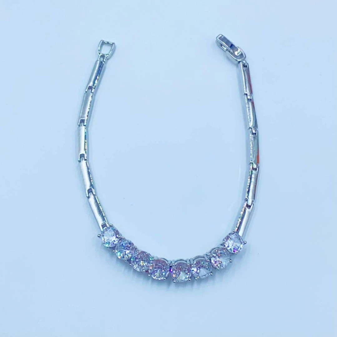 1020   精美时尚轻奢拼接手链多样性发货