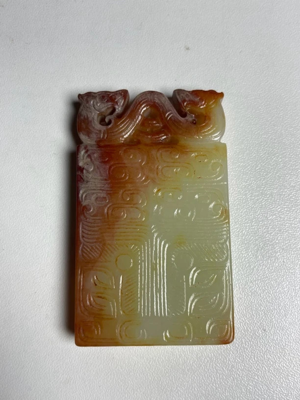 和田玉龙纹商周玉牌