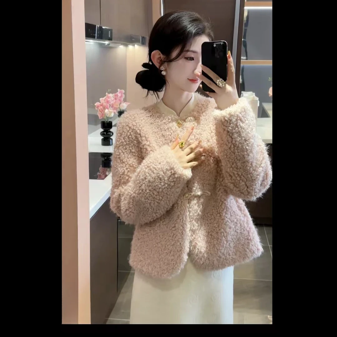 时尚设计感盘扣粉色羊羔毛外套女2024冬季新款优雅气质高级感上衣