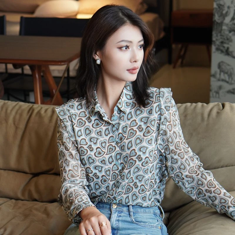 时尚韩范轻奢爱心碎花长袖女衬衫气质洋气百搭印花高级感女士衬衣