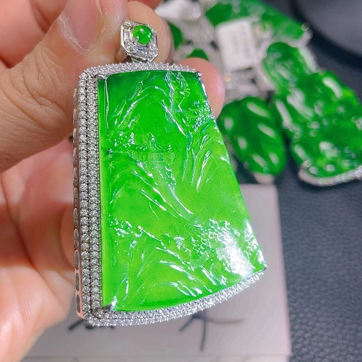 翡翠颈饰未镶嵌12，