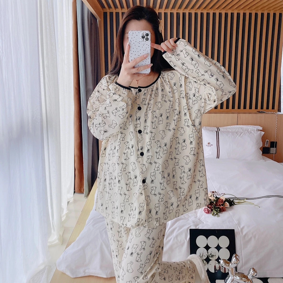 【买一送一】纯棉带胸垫四季薄款长袖产后喂奶月子服宽松孕妇哺乳衣