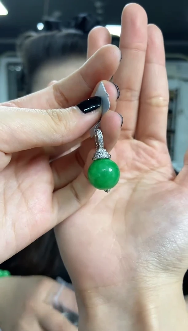 【闪购商品】翡翠吊坠(不含链)未镶嵌多样性发其一颜色微差