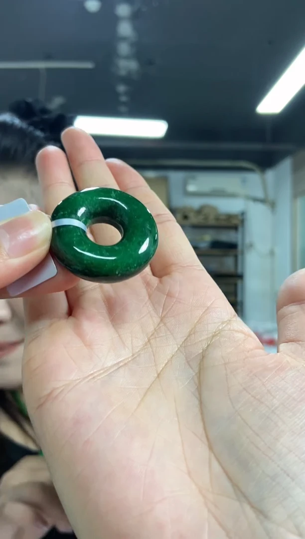 【闪购商品】翡翠吊坠(不含链)未镶嵌多样性发其一颜色微差