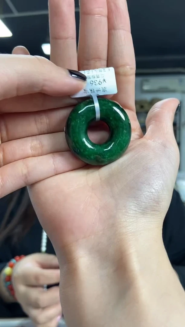 【闪购商品】翡翠吊坠(不含链)未镶嵌多样性发其一颜色微差