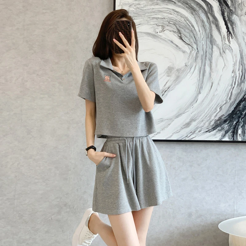 001夏季时尚运动套装小个子洋气减龄休闲短袖上衣阔腿短裤两件套