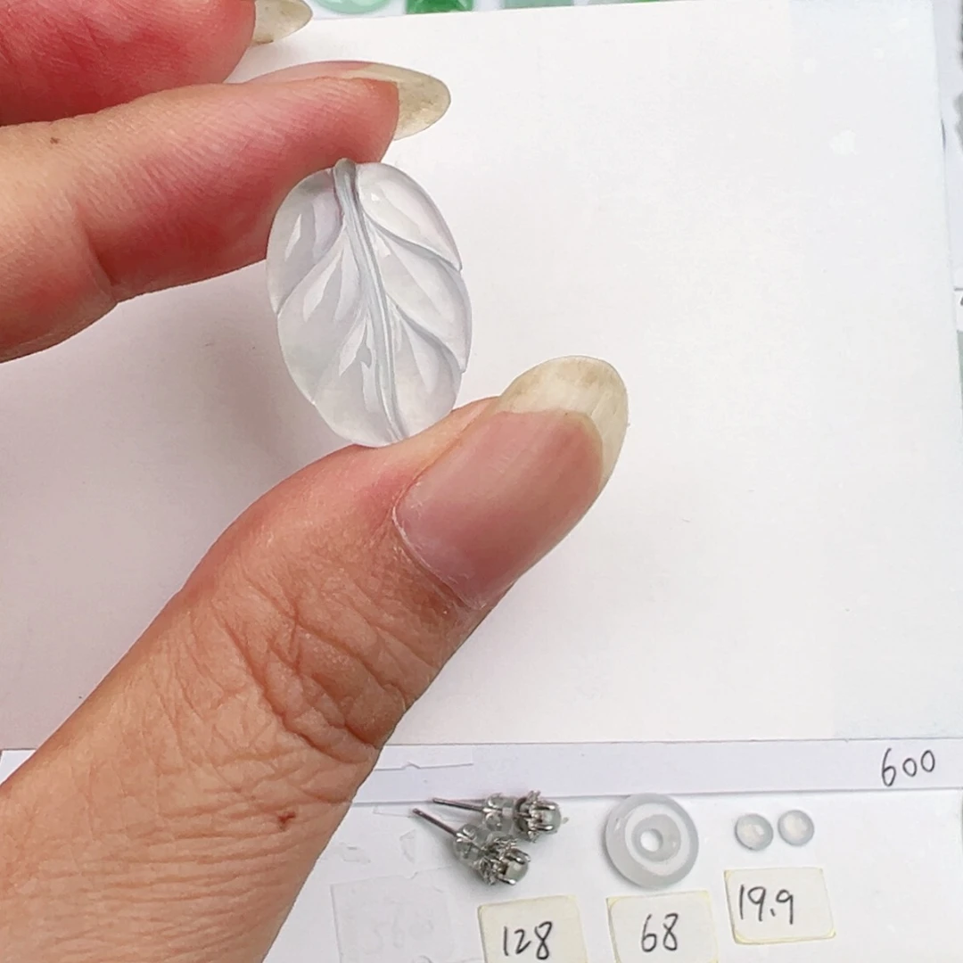 【闪购商品】翡翠颈饰未镶嵌天然翡翠A货