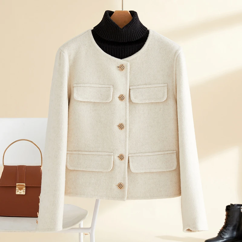 春游出行衣服气质小个子短款时尚羊毛毛呢短外套单排扣圆领