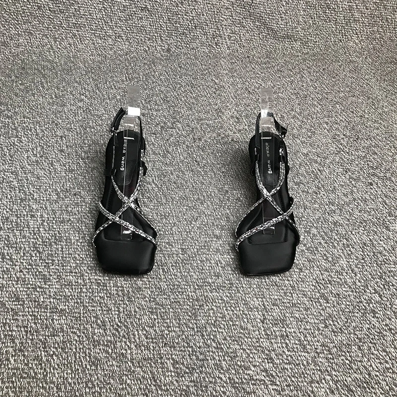 露涵思仙女风交叉带水钻凉鞋女2024夏季新款方头细跟露趾高跟鞋