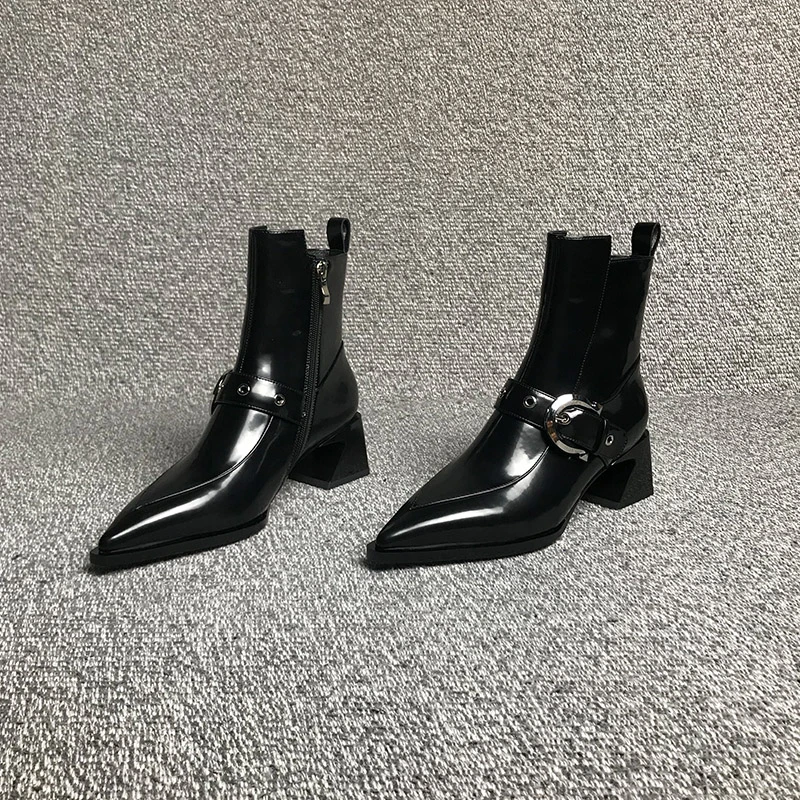 露涵思尖头高跟短靴女2024早秋新款单靴真皮皮带扣粗跟切尔西靴