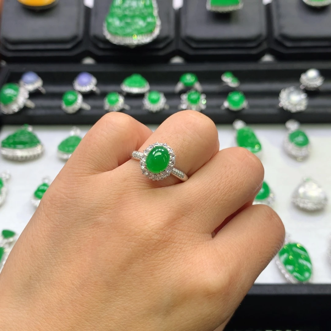 翡翠颈饰18K金镶嵌睿*妈天然缅甸翡翠