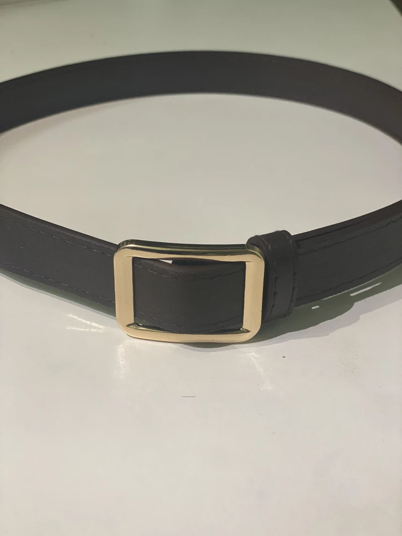 简约搭配皮带牛仔休闲裤