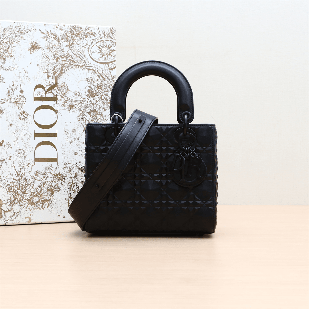 99新 DIOR/迪奥 小花柳 P224829080 Lady Dior 戴妃包 四格 黑色