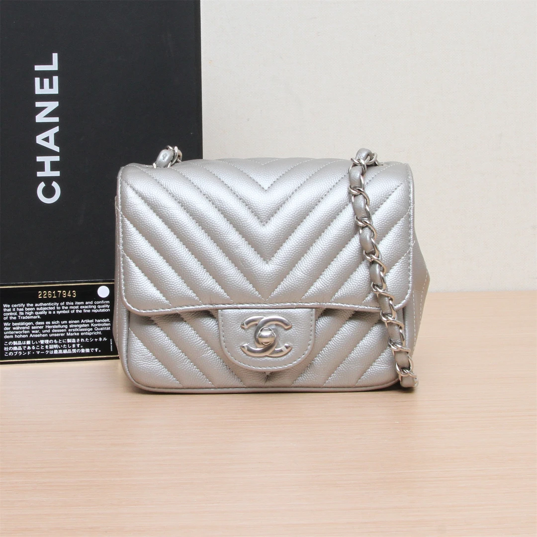 99新 Chanel/香奈儿 小花璐璐P212293777 CF 方胖子 22开
