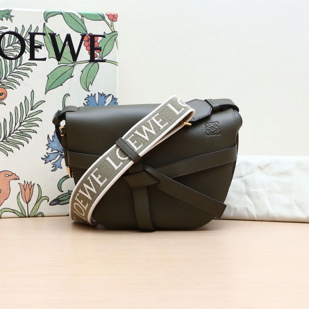 95新 LOEWE/罗意威 小花璐璐Gate 马鞍斜跨包 中号绿色 皮革