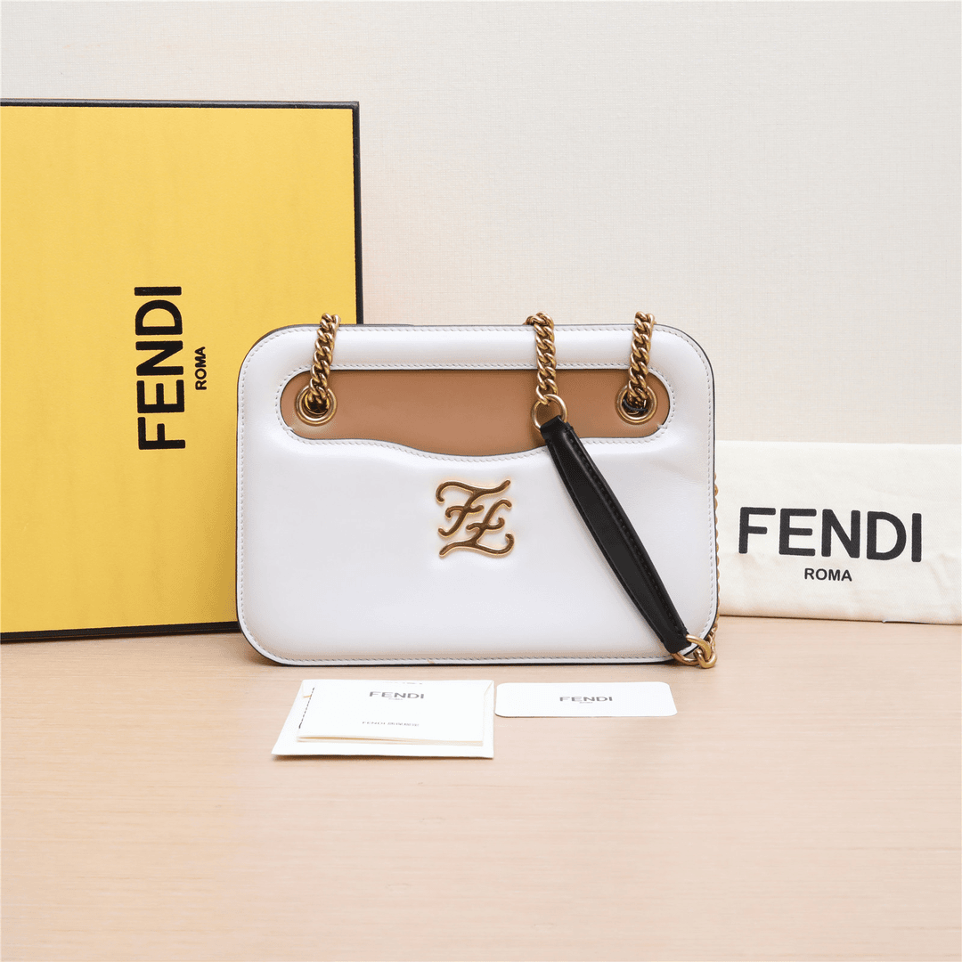 99新 FENDI/芬迪 小花璐璐P223964983口袋包 白色 皮革C